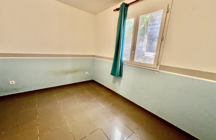SAINT PIERRE 97410 - VILLA F4 DE PLAIN PIED - LUMINEUSE - HABITABLE DE SUITE  - SECTEUR CALME