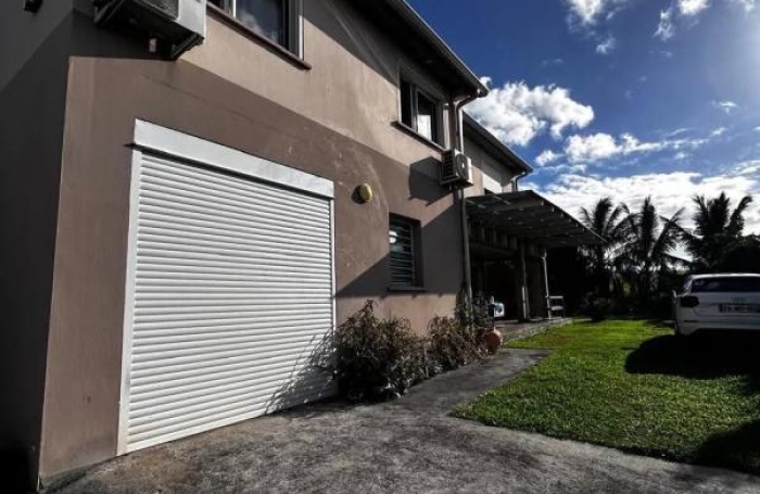 Location Maison 200m&sup2; 6 pièces Sainte Suzanne