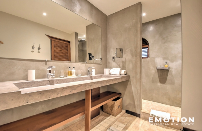 Hôtel-Restaurant 798 m2 + terrasses couvertes