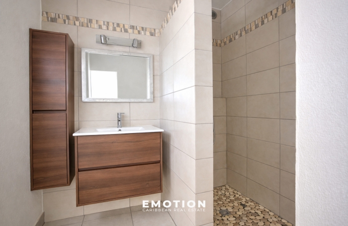 Studio r&eacute;am&eacute;nag&eacute; en T2 - Baie Nettl&eacute; Flamboyant